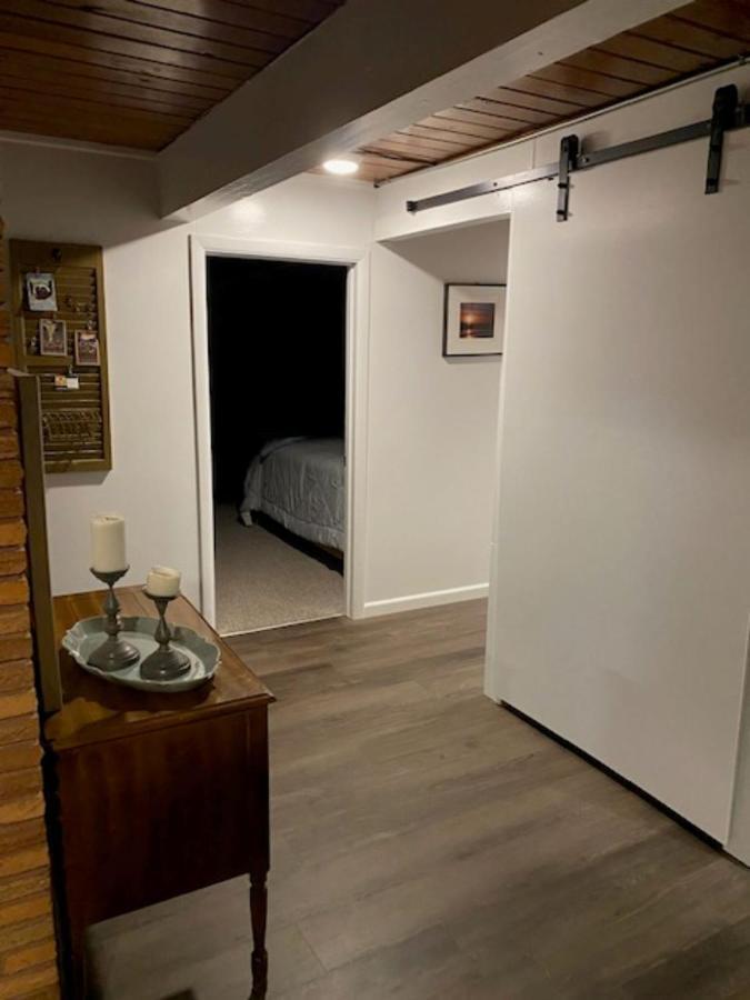 Spacious Lower Level Living All For You! コー​​バリス エクステリア 写真